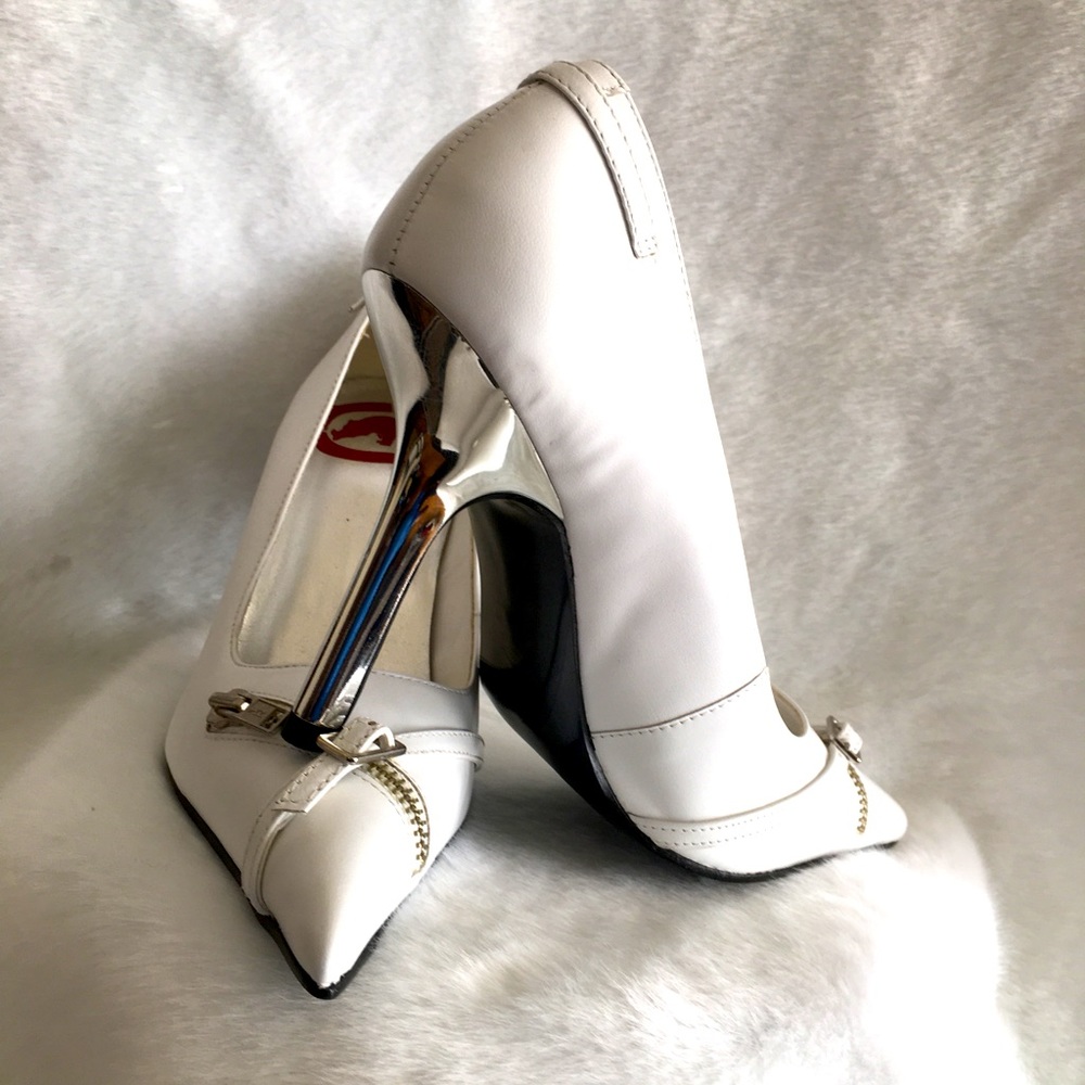 Heels - Picture 2 of 5
